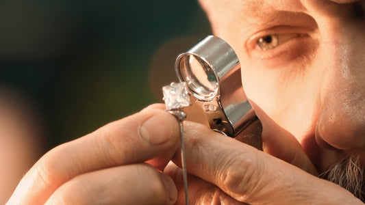 The Essential Guide to Purchasing the Right Diamond