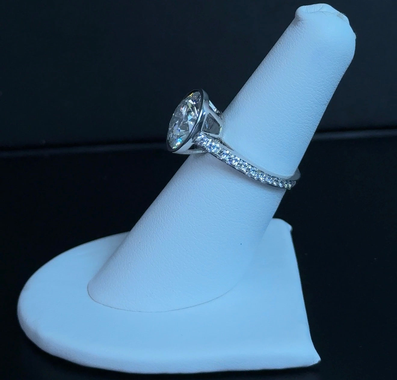 4.70ct Round E VVS2 Lab Diamond 14kt White Gold Engagement Ring SA5726R-11