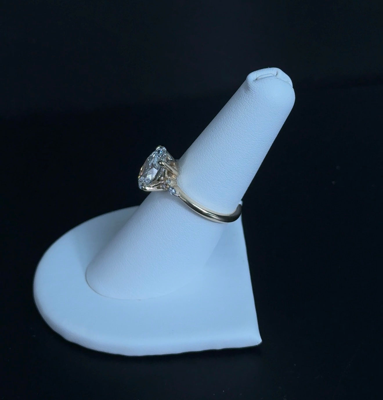 3.03ct Oval D VVS2 Lab Diamond 14kt Yellow Gold Engagement Ring 2214INV114