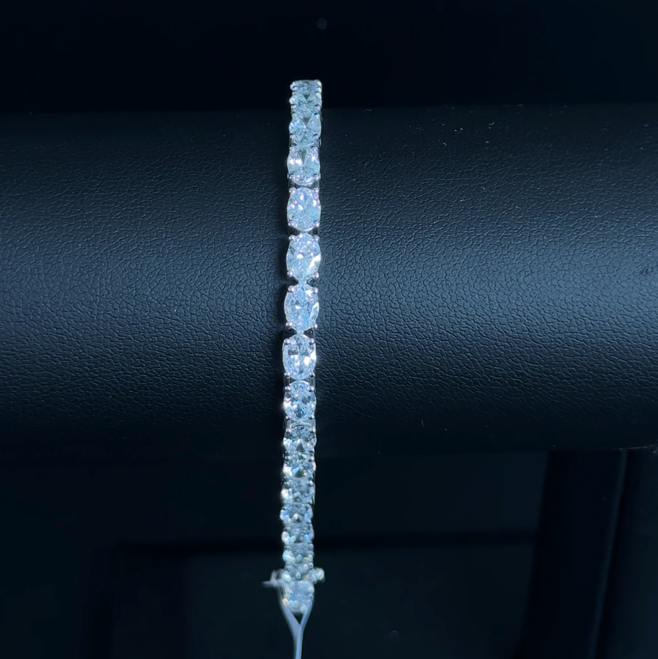 8.84ctw Oval Lab Diamond 14kt White Gold 7" Tennis Bracelet
