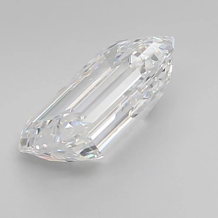 3.01 Carats EMERALD Diamond