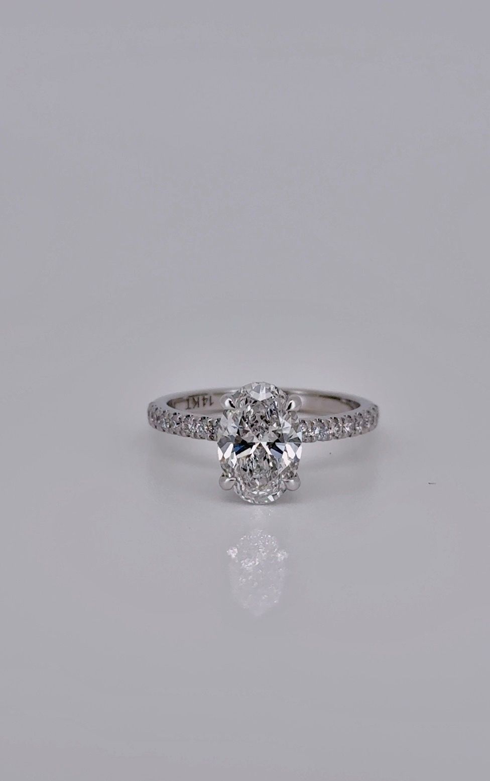 1.71Ct Oval Lab Diamond D VVS2 14Kt White Gold Ring