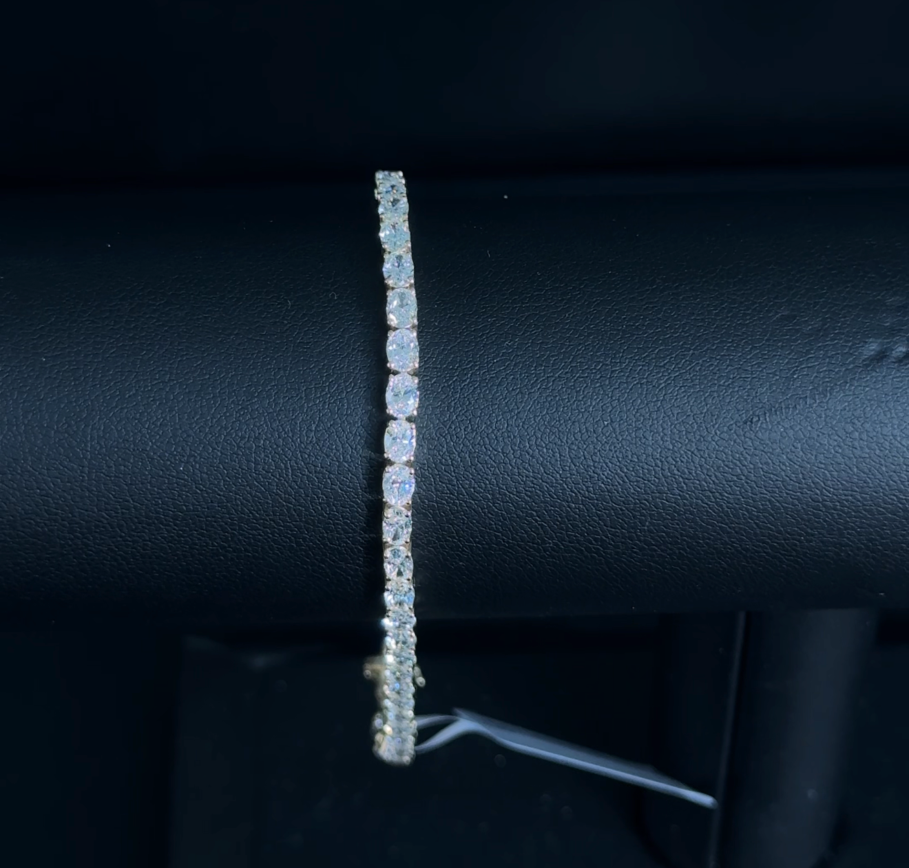 5.35ctw Oval Lab Diamond 14kt Yellow Gold Tennis Bracelet 7"