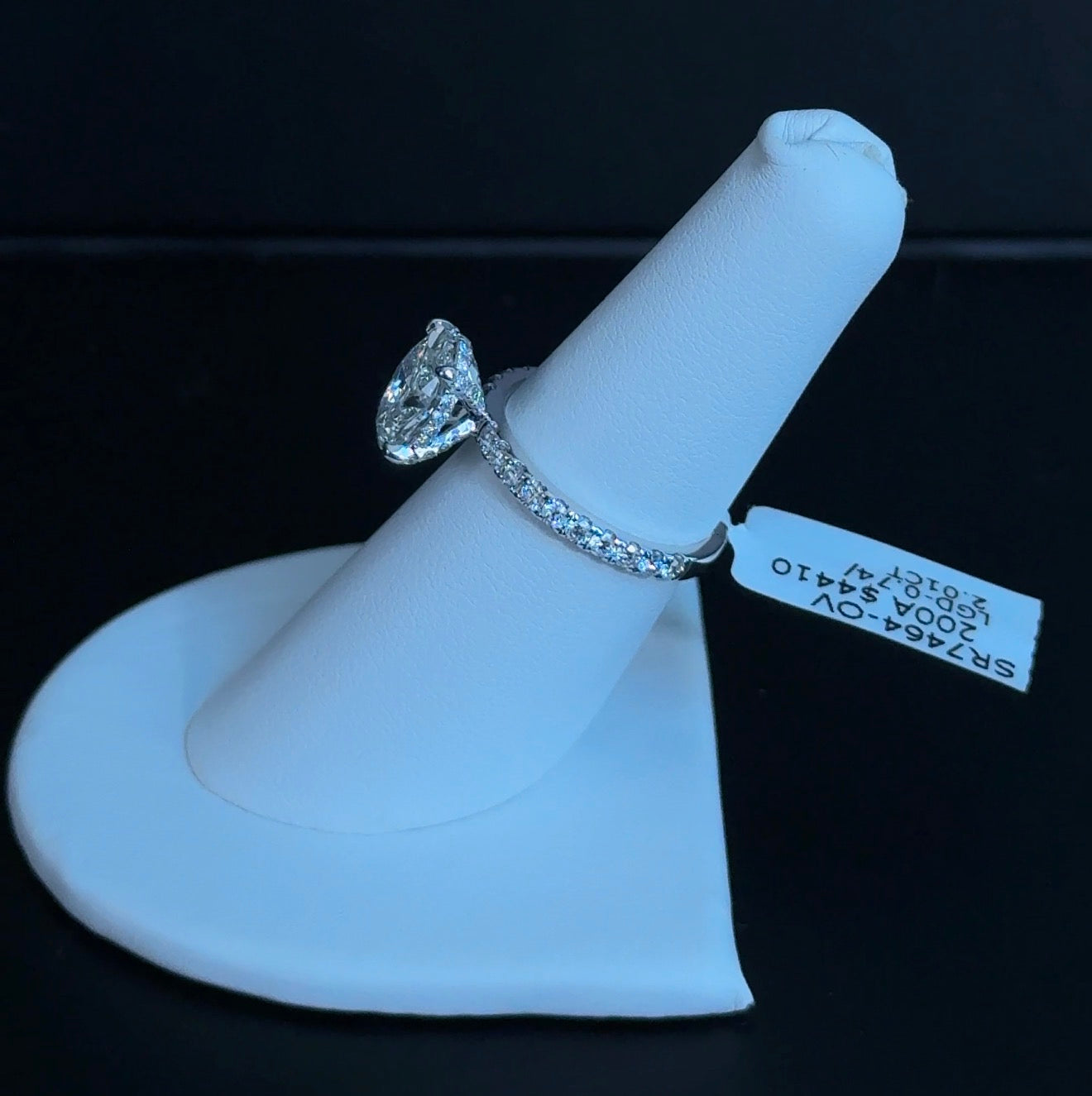 2.01ct Oval E VVS2 Lab Diamond 14kt White Gold Engagement Ring SR7464-OV200A