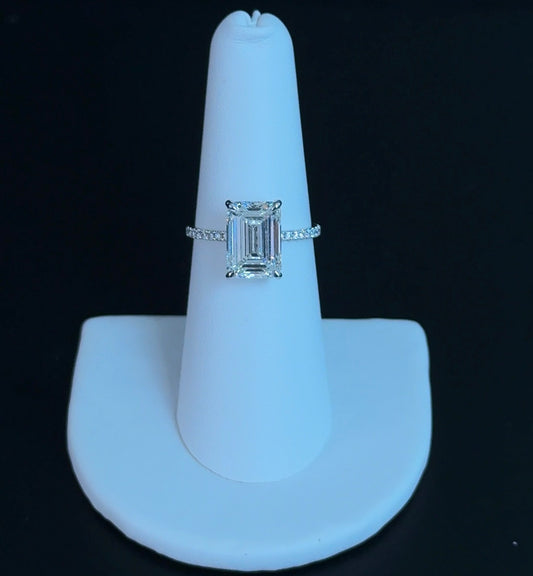 4.05ct Emerald V VVS2 Lab Diamond 14kt White Gold Engagement Ring RGF-239-1