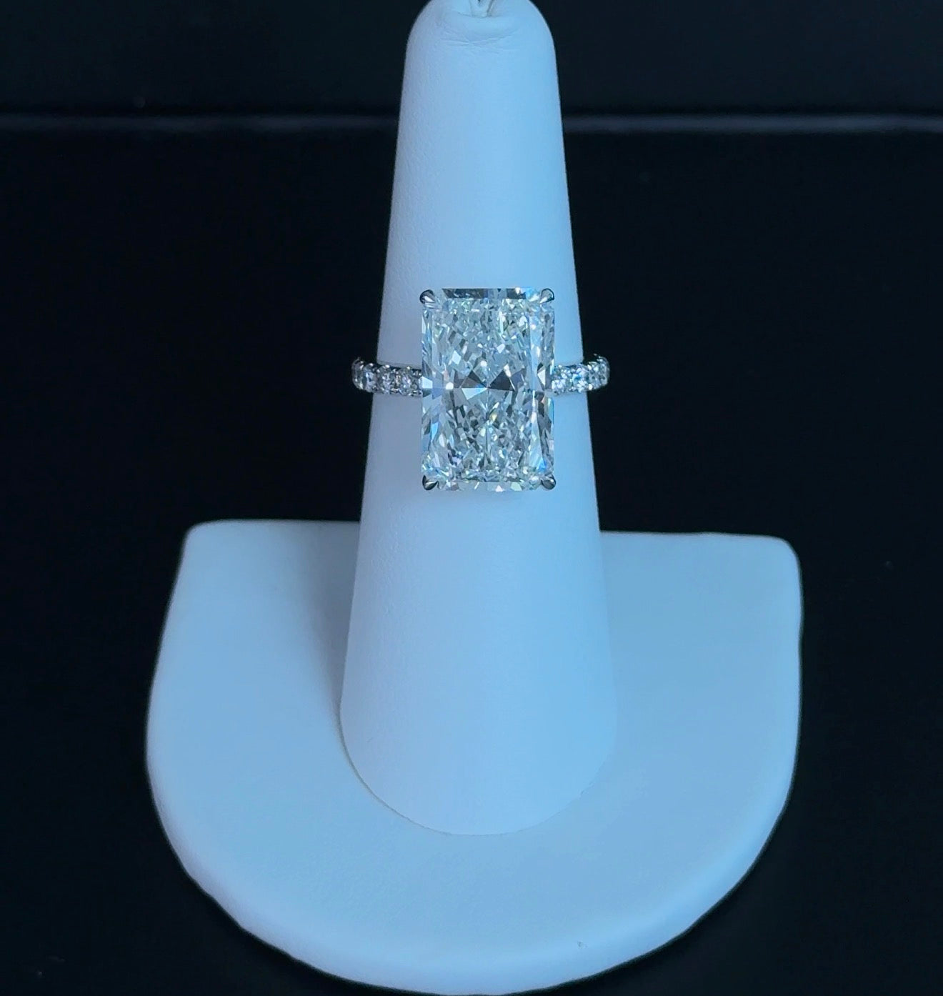 9.55ct Radiant F VS1 Lab Diamond 14kt White Gold Engagement Ring SA5646R-15.7x10