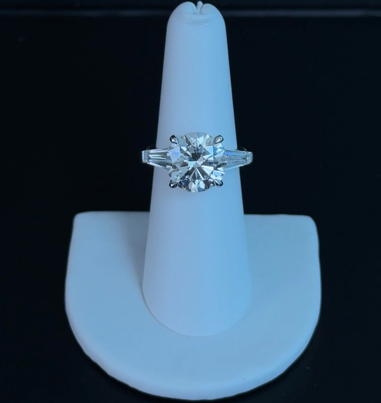 6.20ct Round F VVS2 Lab Diamond 14kt White Gold Engagement Ring SA5728R-12
