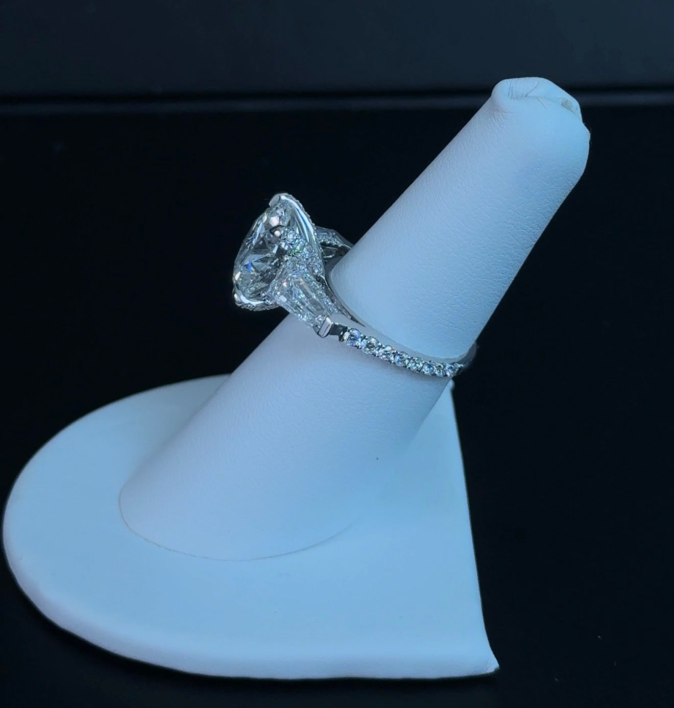 6.20ct Round F VVS2 Lab Diamond 14kt White Gold Engagement Ring SA5728R-12