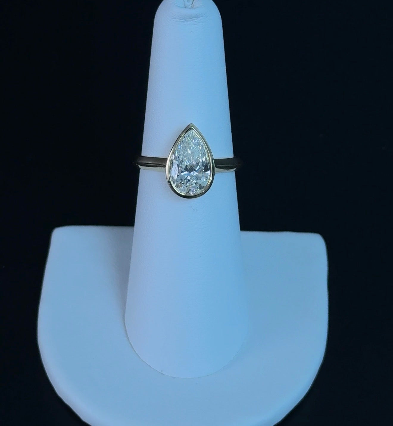 2.10ct Pear E VVS2 Lab Diamond 14kt Yellow Gold Engagement Ring SA5685R-11.5x7