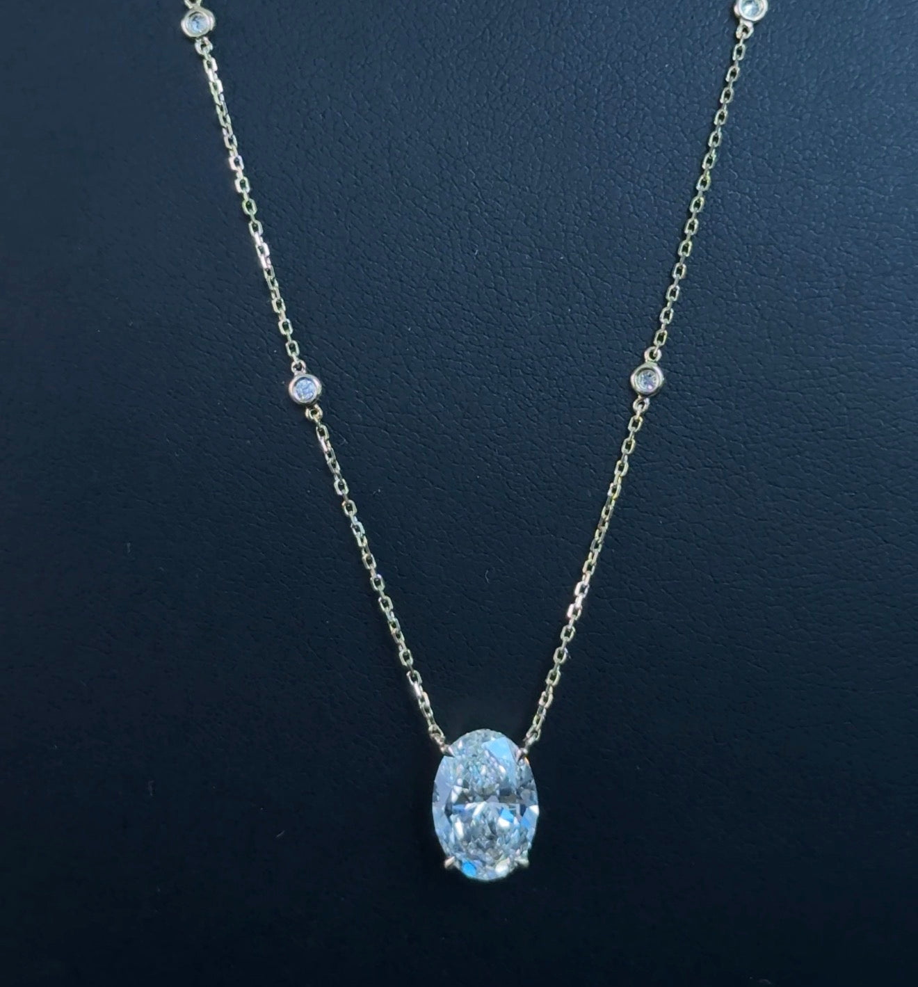 3.03ct Oval E VVS2 Lab Diamond 14kt Yellow Gold Pendant with Chain SA5782NO-12x8-2