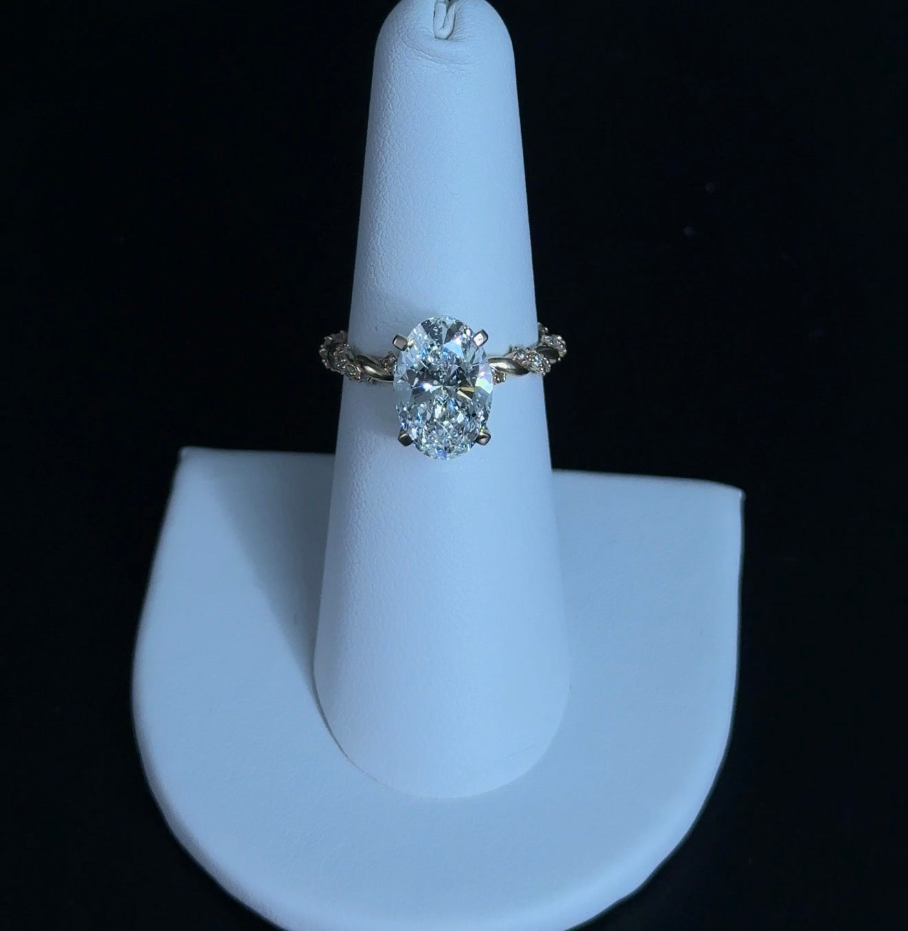 3.05ct Oval E VVS2 Lab Diamond 14kt Yellow Gold Engagement Ring 2214INV115