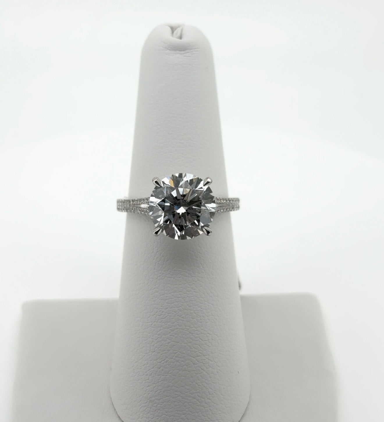 4.03ct Round E VVS2 Lab Diamond 18kt White Gold Ring SA5041R