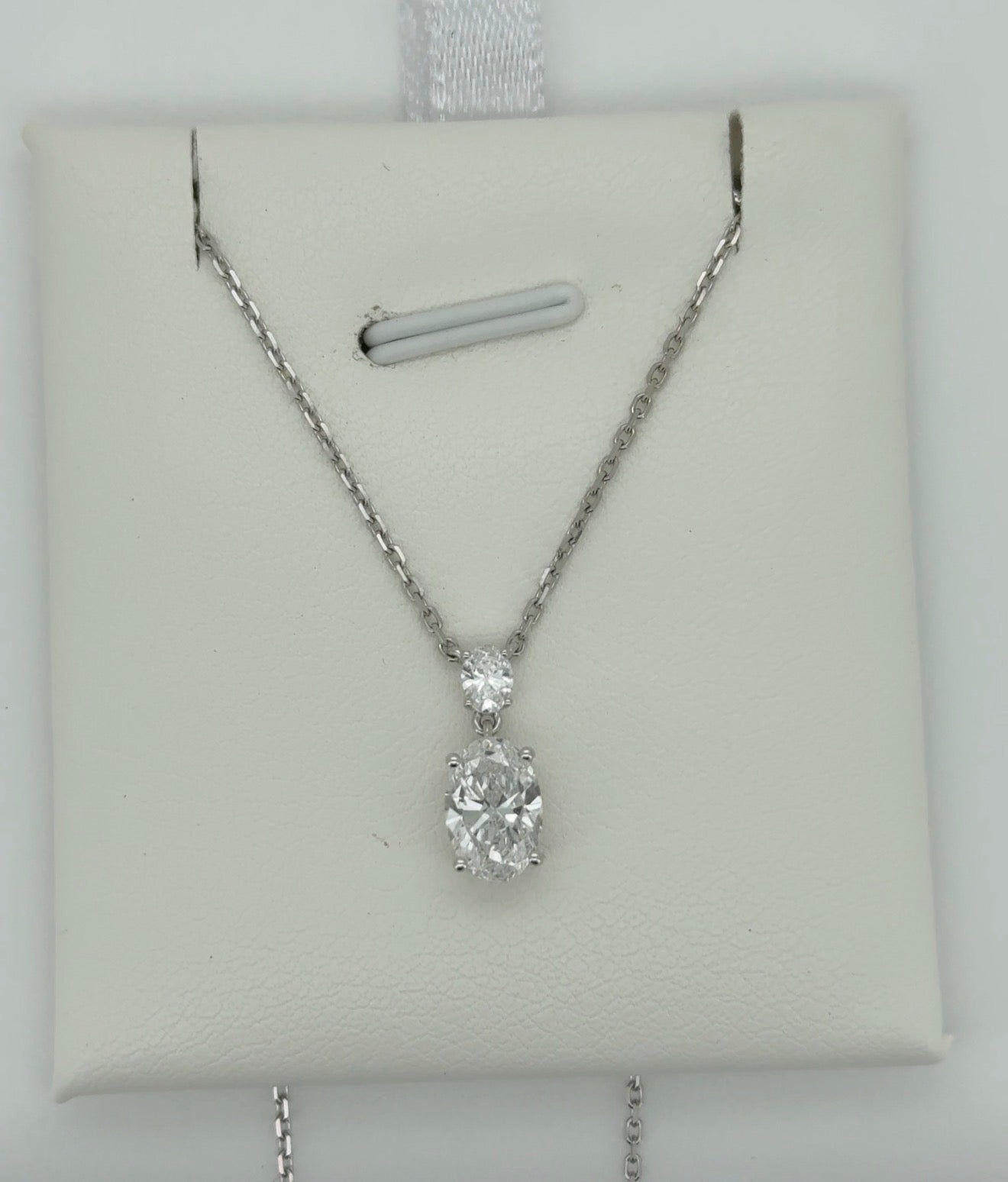 0.29ctw Oval Lab Diam ond 14kt White Gold Necklace CHN-131-4