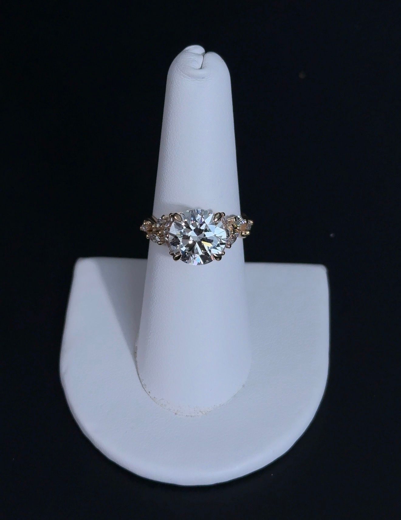 4.03ct Round E VVS2 Lab Diamond 14kt Yellow Gold Engagement Ring RJR00104