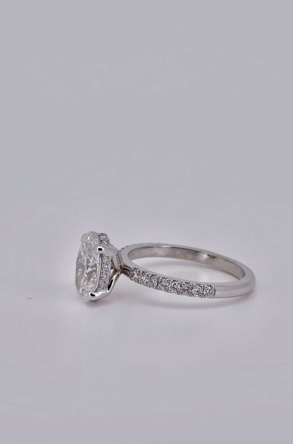 2.05Ct Oval E VVS2 Lab Diamond 14Kt White Gold Ring