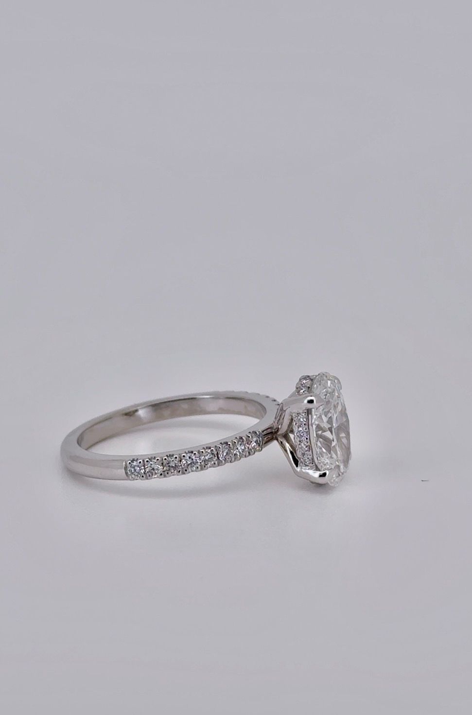 2.05Ct Oval E VVS2 Lab Diamond 14Kt White Gold Ring
