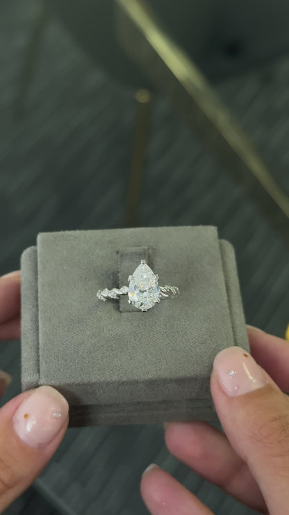 Pear Accented Twisted Setting