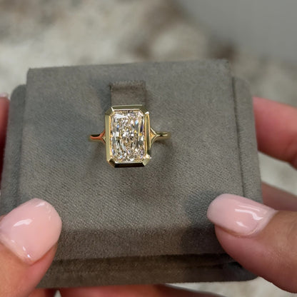 Radiant Vintage Bezel Solitaire Setting