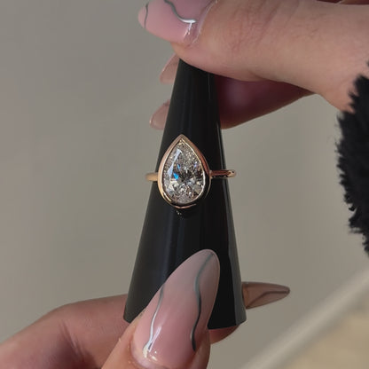 Pear Vintage Bezel Solitaire Setting
