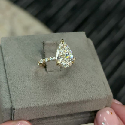 Pear Alternating Elegance Setting