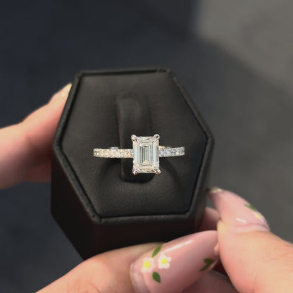 Emerald Traditional 4-Prong Setting