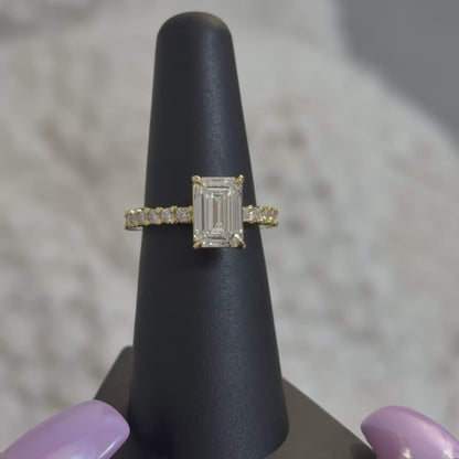 Emerald Traditional 4-Prong Setting