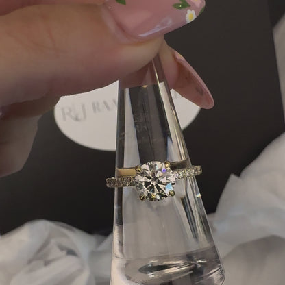 Round Traditional Elegance Hidden Halo Setting