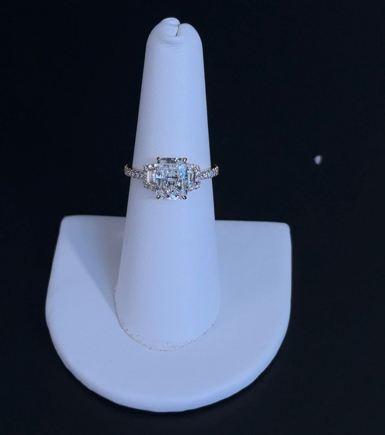 2.03ct Radiant E VVS2 Lab Diamond 14kt Yellow Gold Ring RGF-334-3