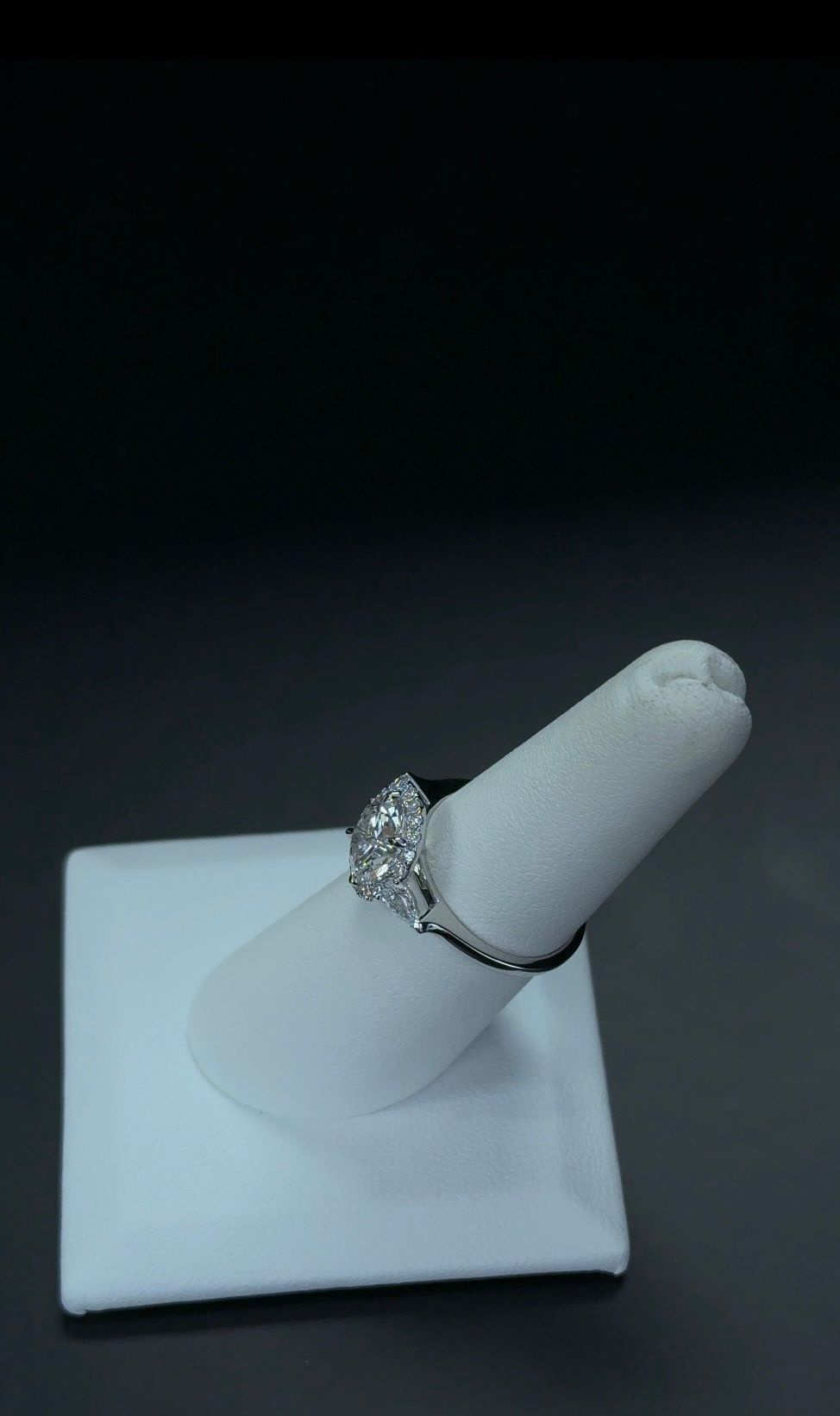 2.02 carat E VVS2 Round Cut Lab Grown 14 kt White Gold Diamond Ring SKU: RGF-574