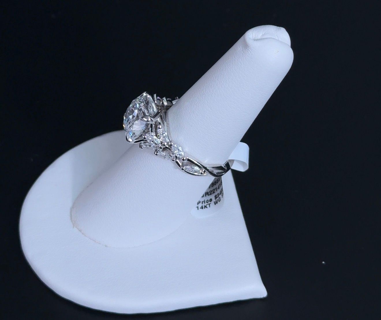 4.05ct Round E VVS2 Lab Diamond 14kt White Gold Engagement Ring RJR00105