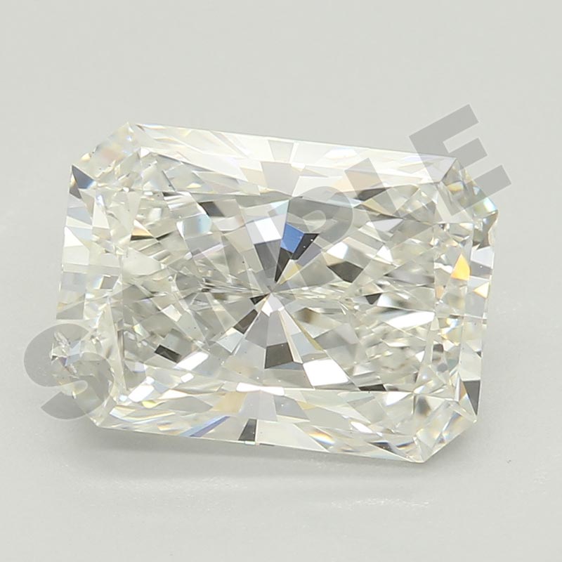 3.07 Carat Radiant IGI Labgrown Diamond, With Certificate ID LG636491045